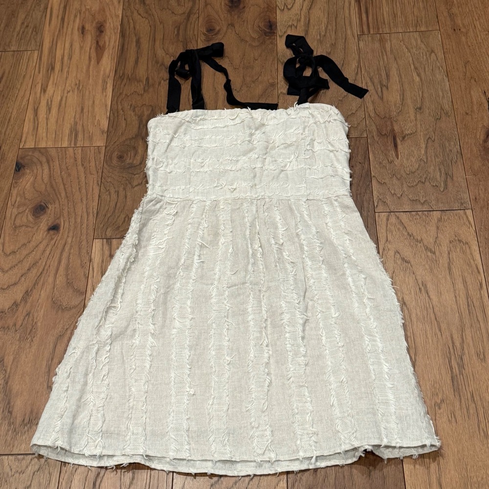 Fab'rik Cream Linen Blend Eyelash Fringe Mini Dress with‎ Black Tie Straps Med.
